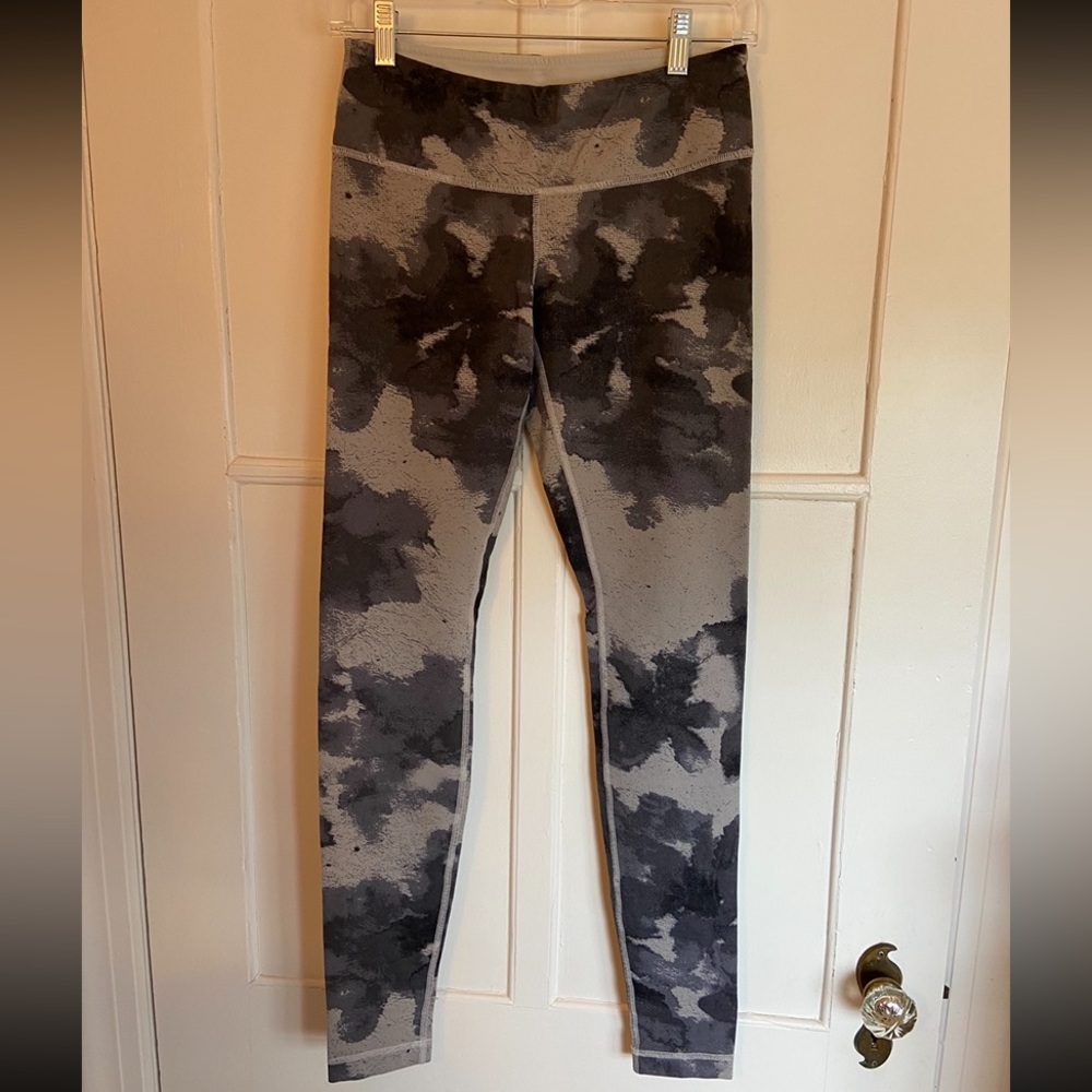 Lululemon gray camo leggings